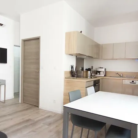 Aux Iles D'or Apartment